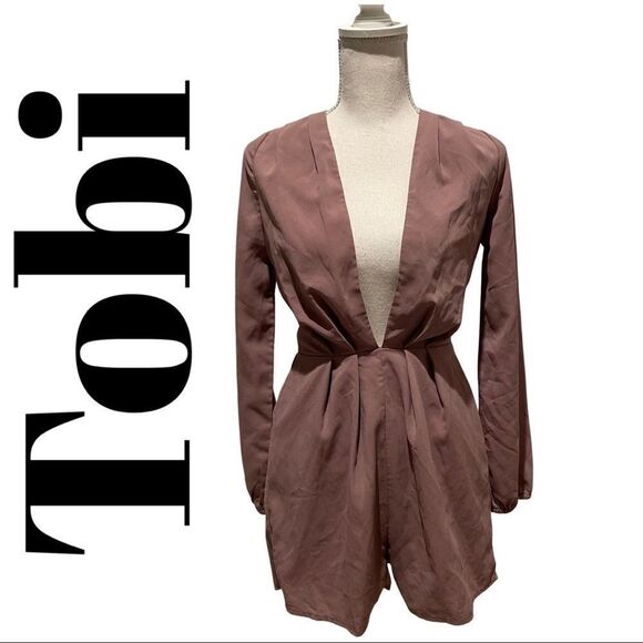 Tobi Pants - TOBI- plunging v neckline, romper, lightweight, size s